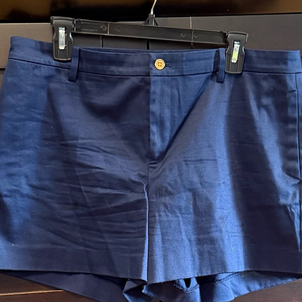 Lauren size 12 navy blue shorts. Very good condition.